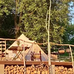 Mereaeaere Glamping Ja Rannamaja Glamping
