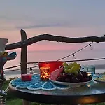 Glamping Mereaeaere Glamping Ja Rannamaja