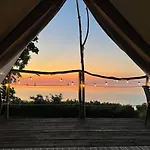 Glamping Mereaeaere Glamping Ja Rannamaja Liimala