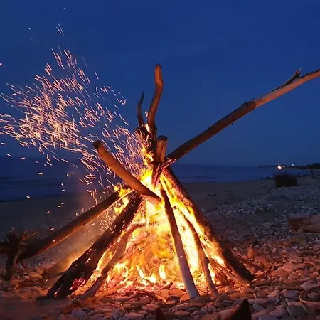 Mereaeaere Glamping Ja Rannamaja