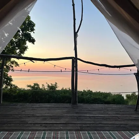 Luxury tent Mereaeaere Glamping Ja Rannamaja